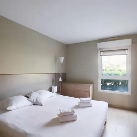 Very Spacious Close To The Sea