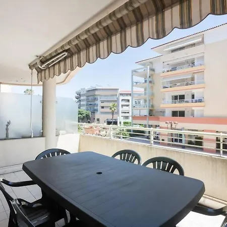 Very Spacious Close To The Sea Apartment Antibes