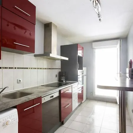 Very Spacious Close To The Sea