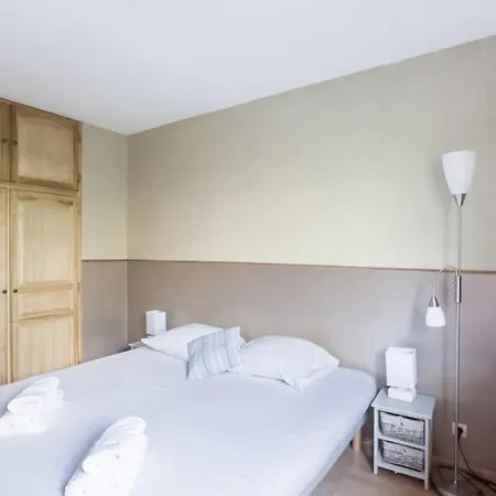 Apartment Very Spacious Close To The Sea